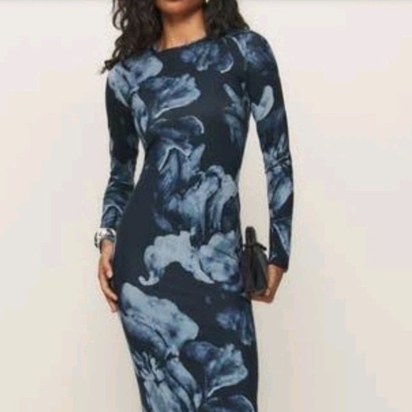 Unworn Reformation Tommie Long Sleeve Floral Stretch Maxi Dress in Navy - Picture 2 of 9